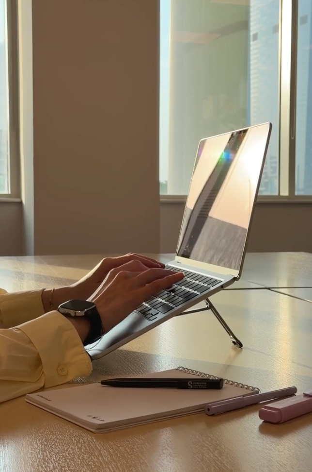 Laptop, tablet and phone on Flexi Go