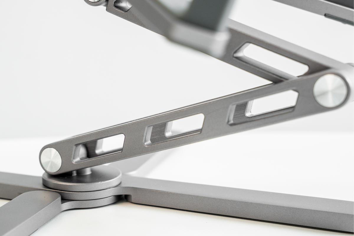 Close-up of the Dual Pro aluminium hinge and rotating base